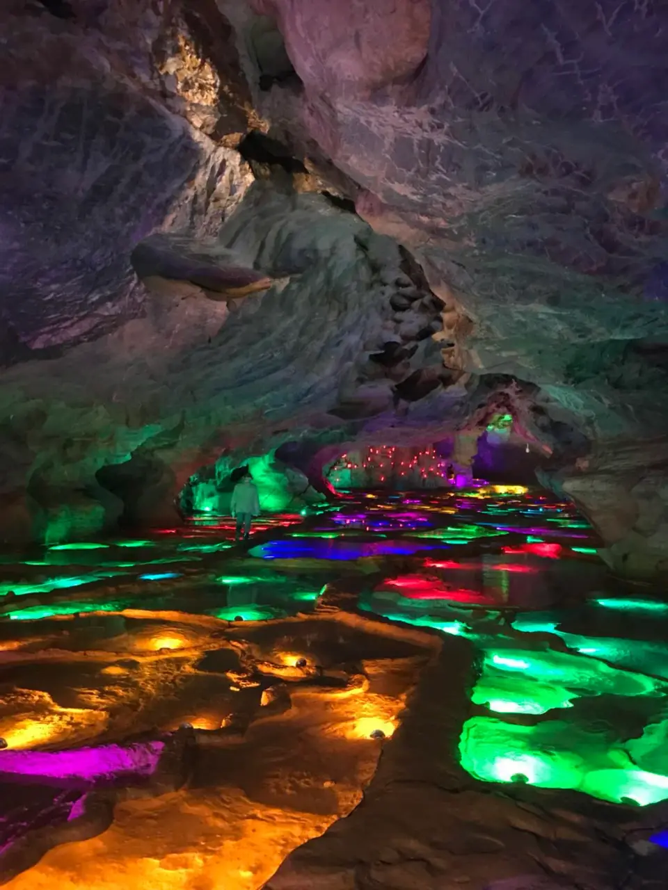 辽宁赛马天锅古洞景区