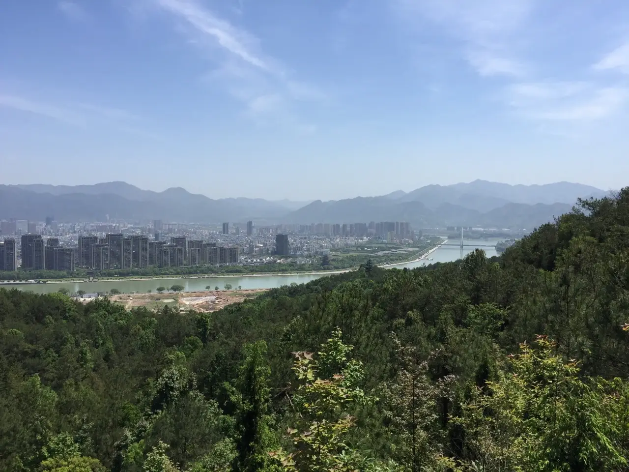 南明山