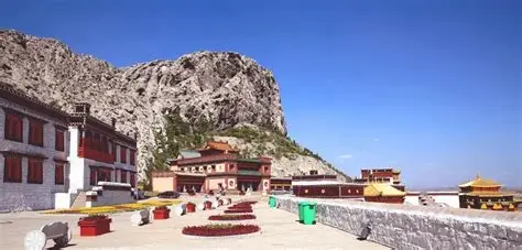 满巴拉僧庙