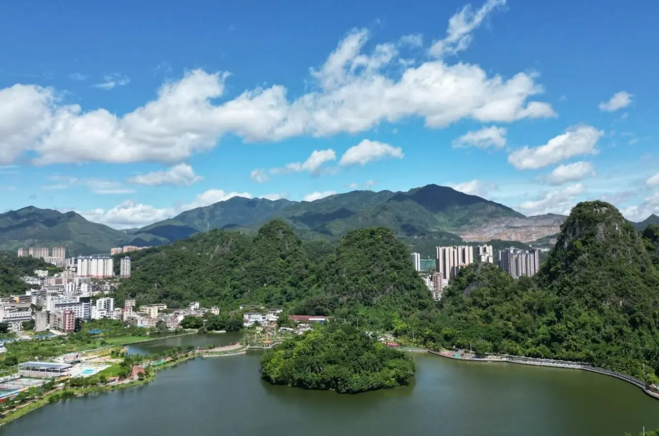 云浮石林