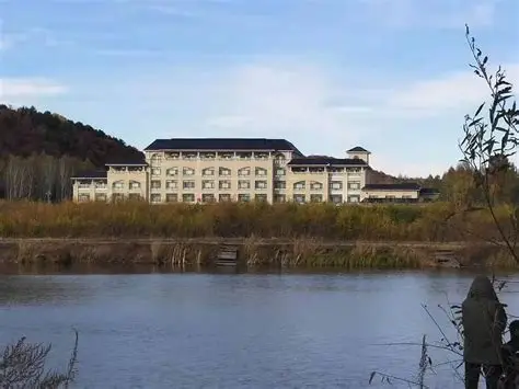 梅花河山庄度假村