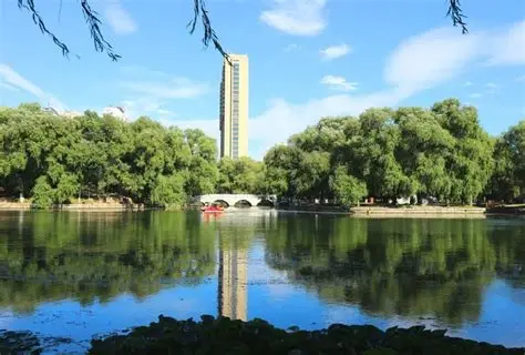 佳木斯杏林湖公园