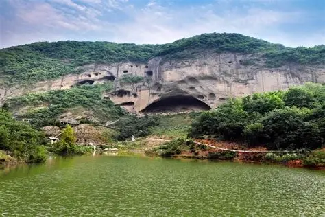 大别山石窟