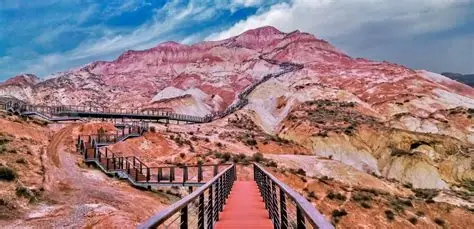兰州水墨丹霞旅游景区