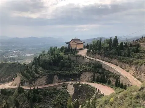 猪驮山旅游风景区