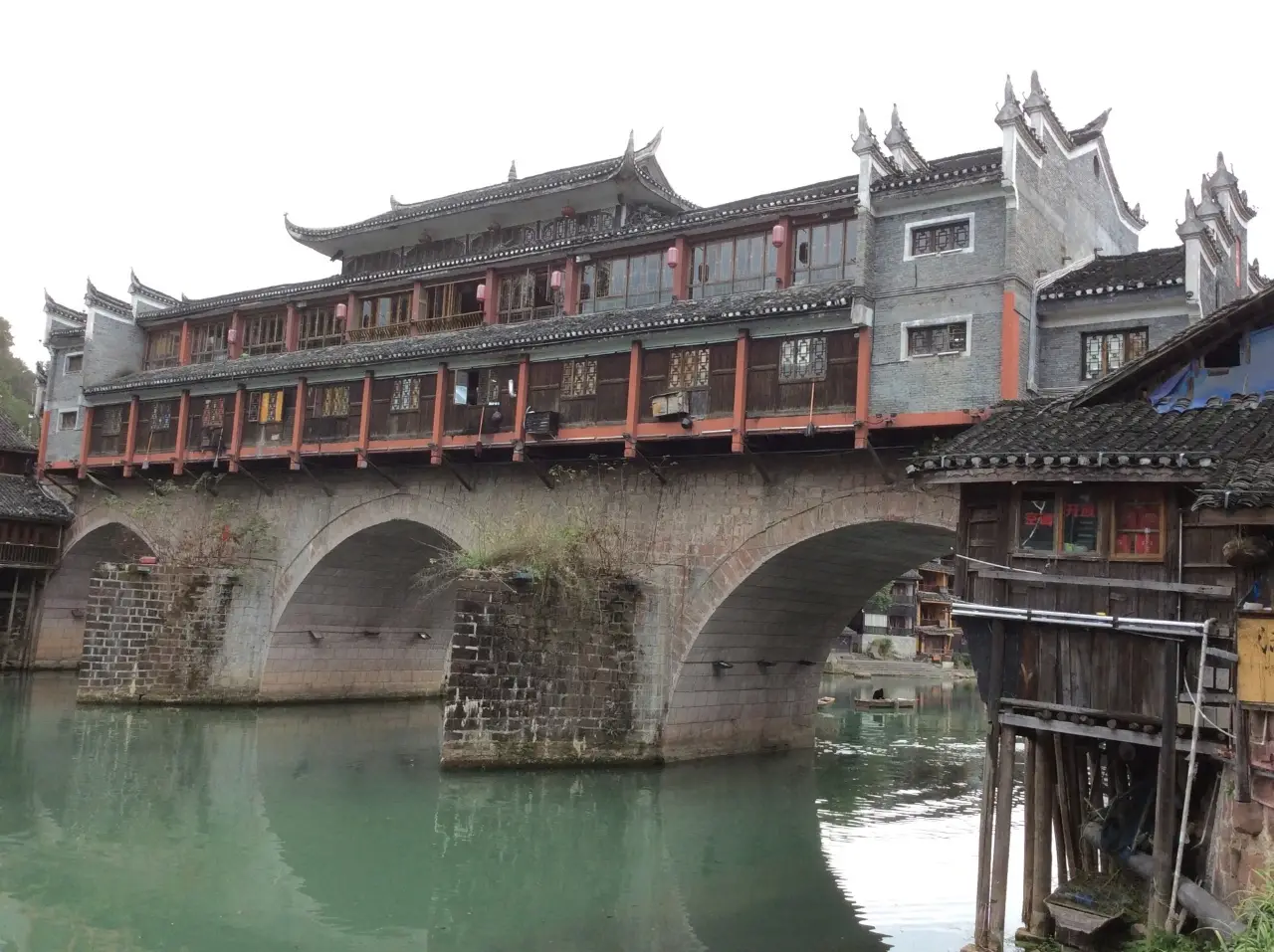 虹桥风雨楼
