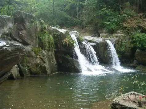 松溪湛卢山