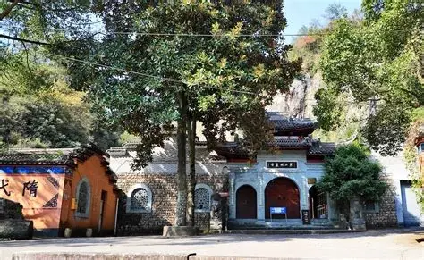 明岩古寺