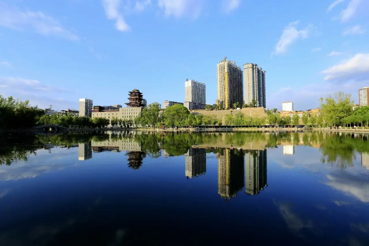 离石区森林公园