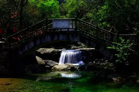 石龙峡