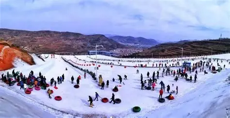 六盘山滑雪场