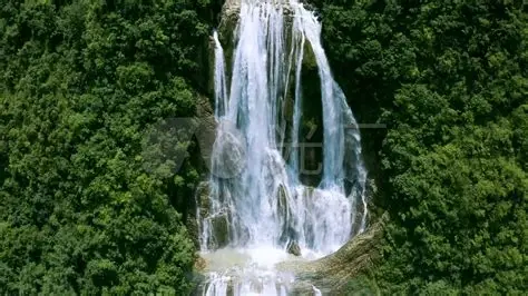 滴水滩瀑布景区