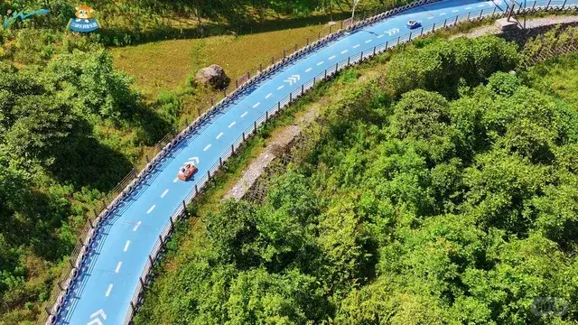 清江湾·三峡长颈鹿乐园
