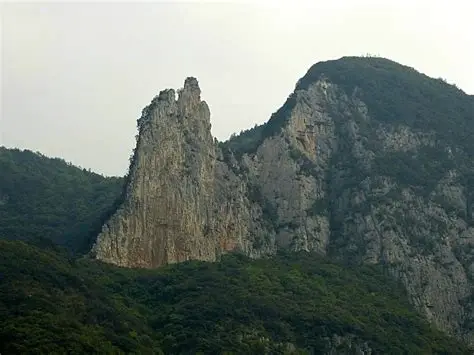 巫山神女峰
