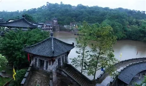 神龙山巴人石头城