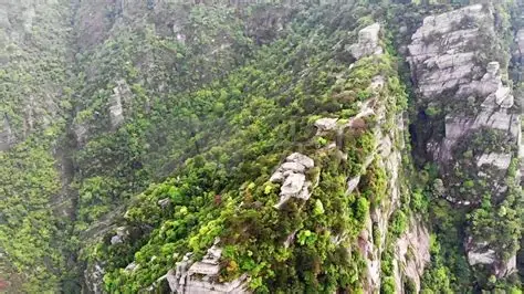 龙首崖