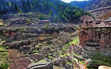 悬空村