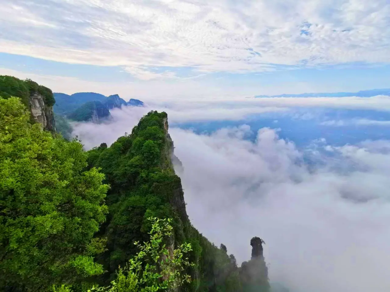 蝶舞清江·恩施云顶景区(黄鹤峰林)