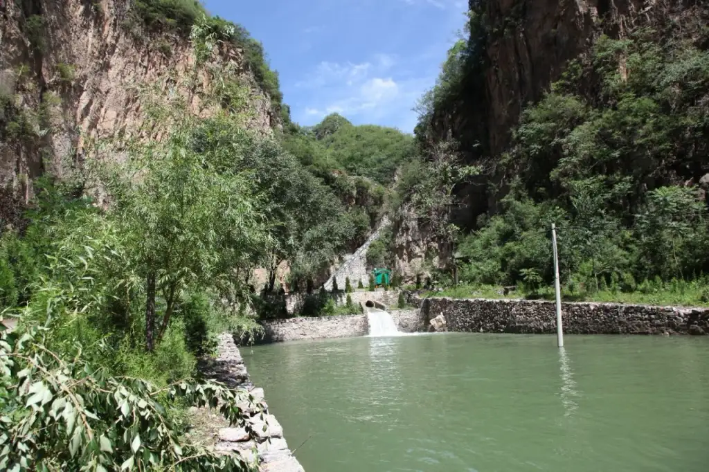 龙卧岩景区