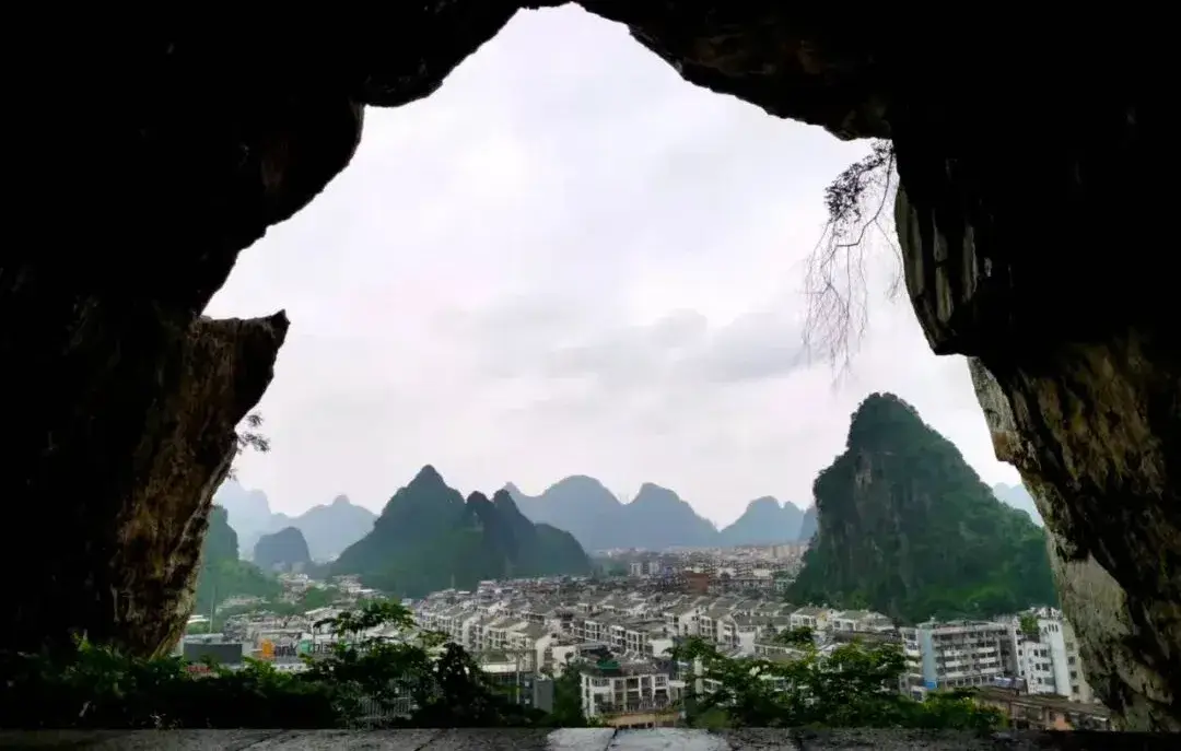 叠彩山