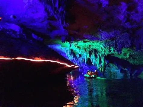 桂林荔浦丰鱼岩旅游区
