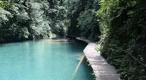 坐龙峡