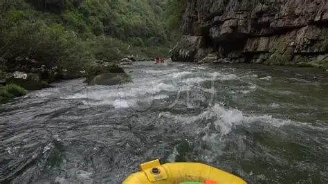 猛洞河漂流
