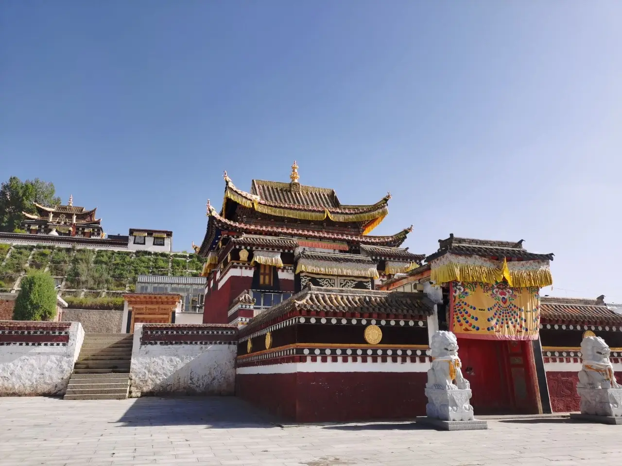 米拉日巴佛阁