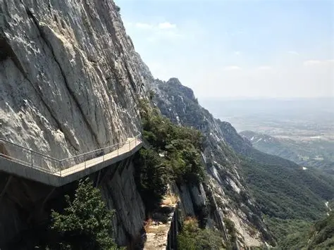 嵩山少室山