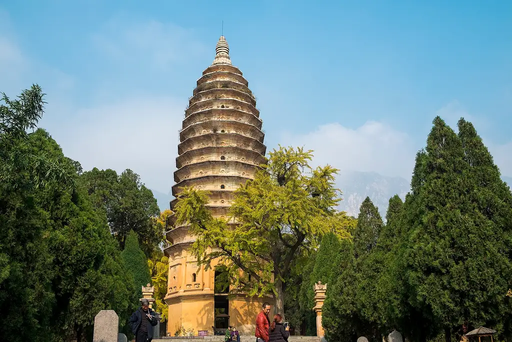 嵩岳寺塔