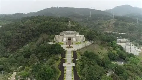 敢壮山