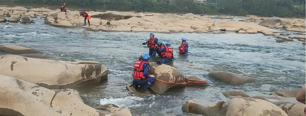 桃江乱石滩