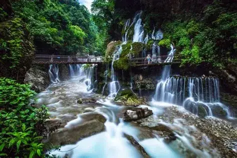 螺髻九十九里温泉瀑布风景区