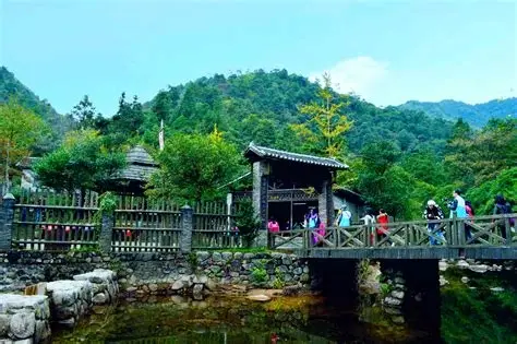 贺州