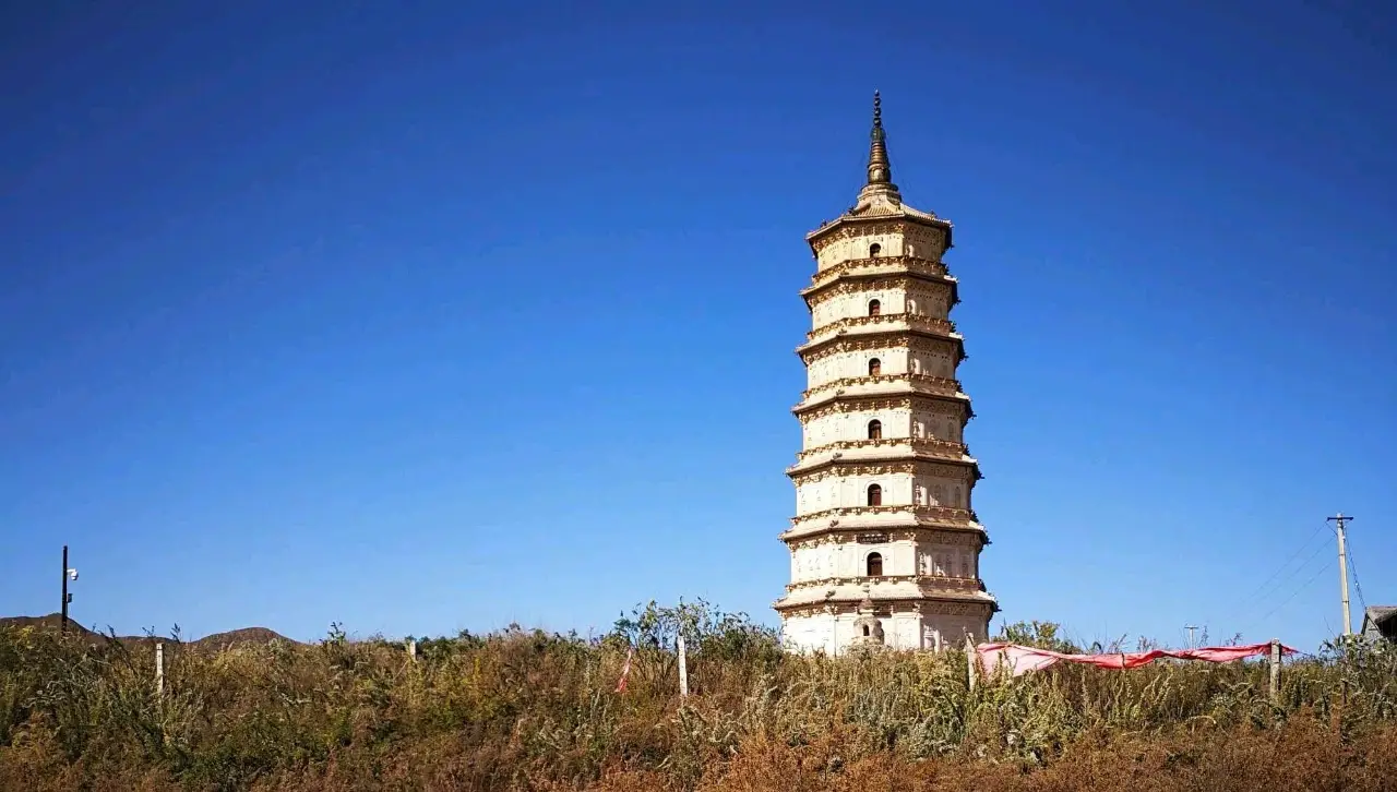 辽庆州白塔
