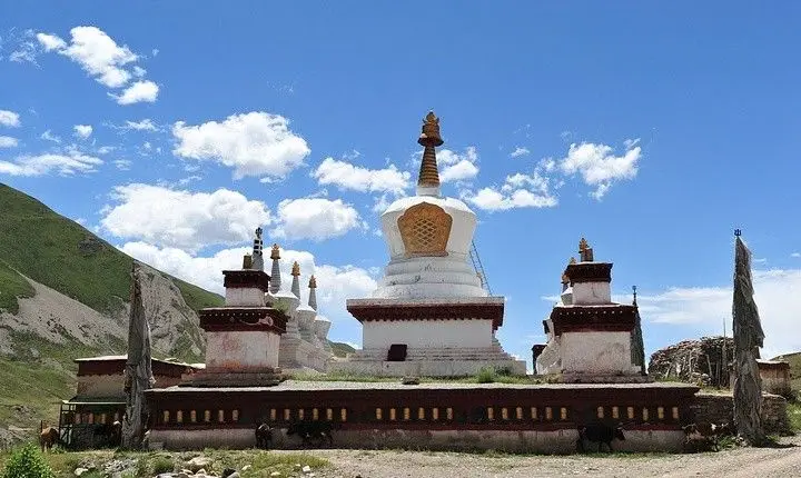 比如县达姆寺