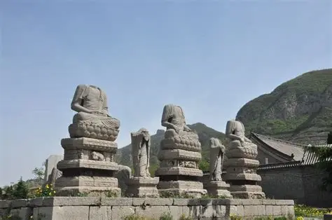 响堂山石窟