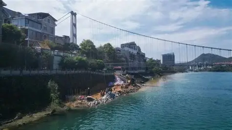 东江吊桥