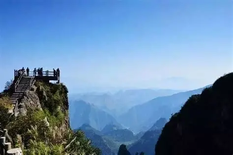 莽山燕子岩景区
