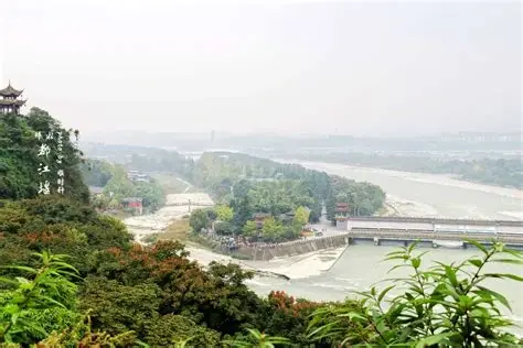 玉垒山