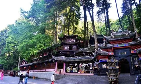 青城山