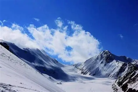 岗什卡雪峰