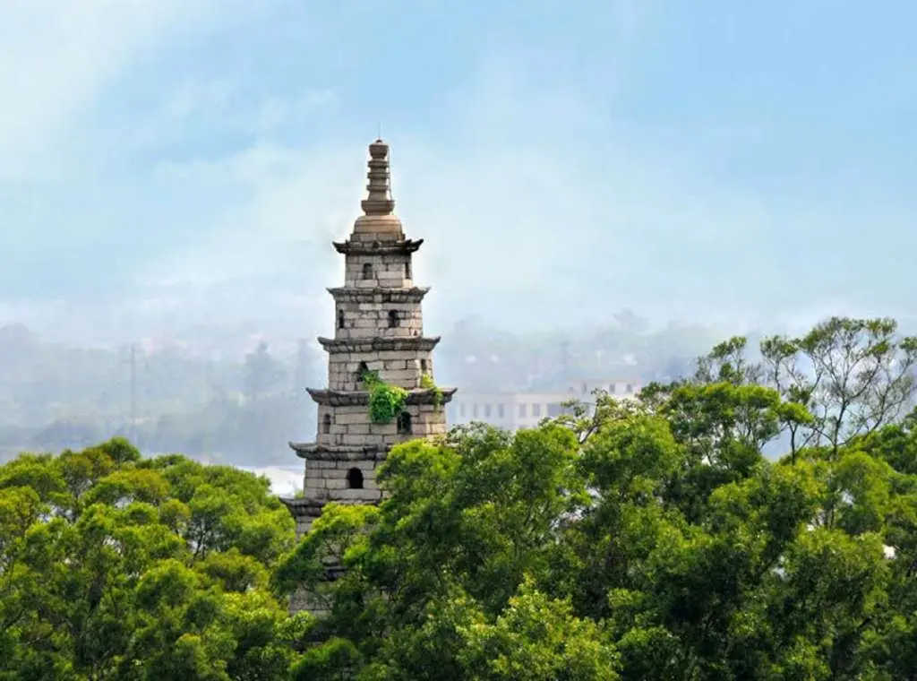 北山石塔