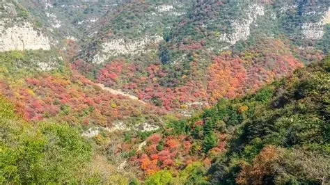 平定红岩岭玉皇洞自然风景区