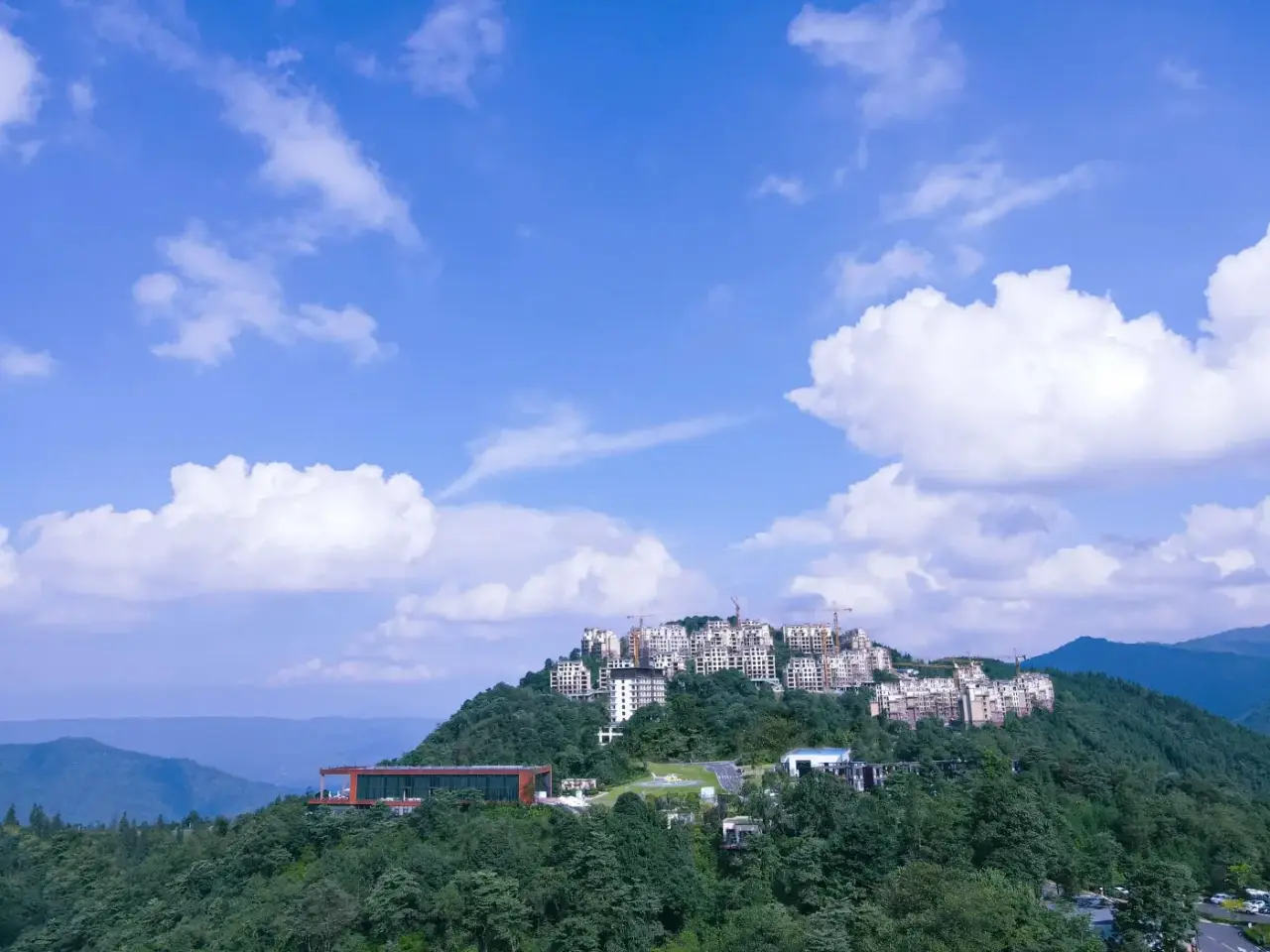 雅安海子山国际生态康养旅游度假区
