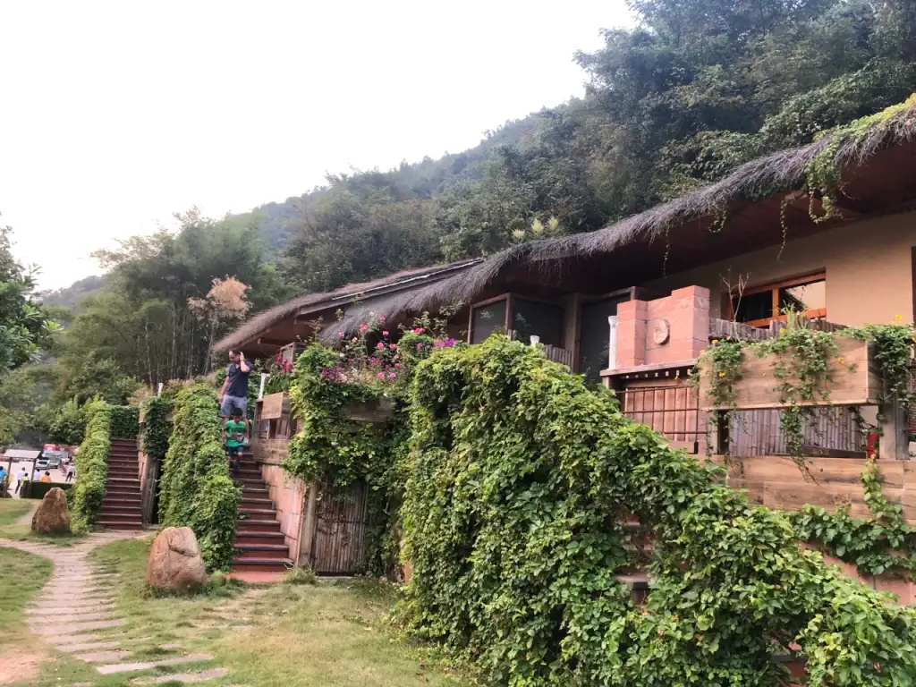 丹霞灵溪森林度假景区