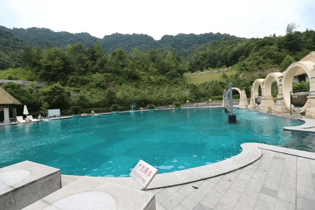 韶关新丰云髻山温泉旅游风景区